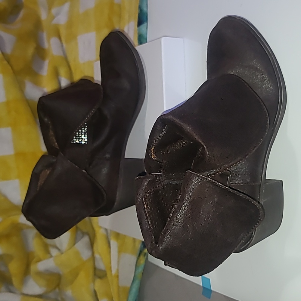 Stylish Brown Leather Boots with Silver Accents